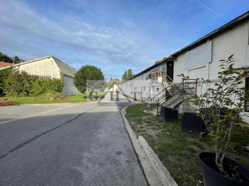 Entrepôt - 1 650 m²