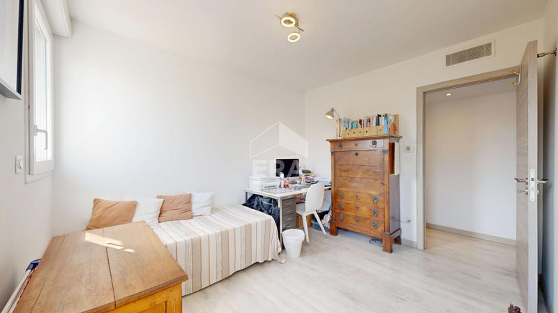 Appartement - 90 m² - 4 pièces