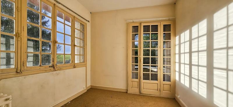 Maison - 220 m² - 9 pièces