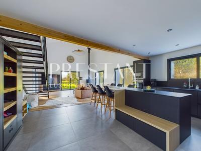 Maison - 150 m² - 4 pièces