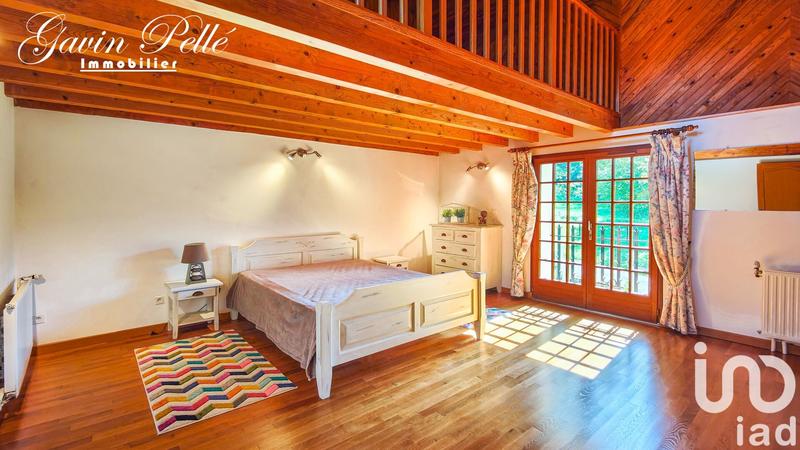 Maison - 210 m² - 7 pièces