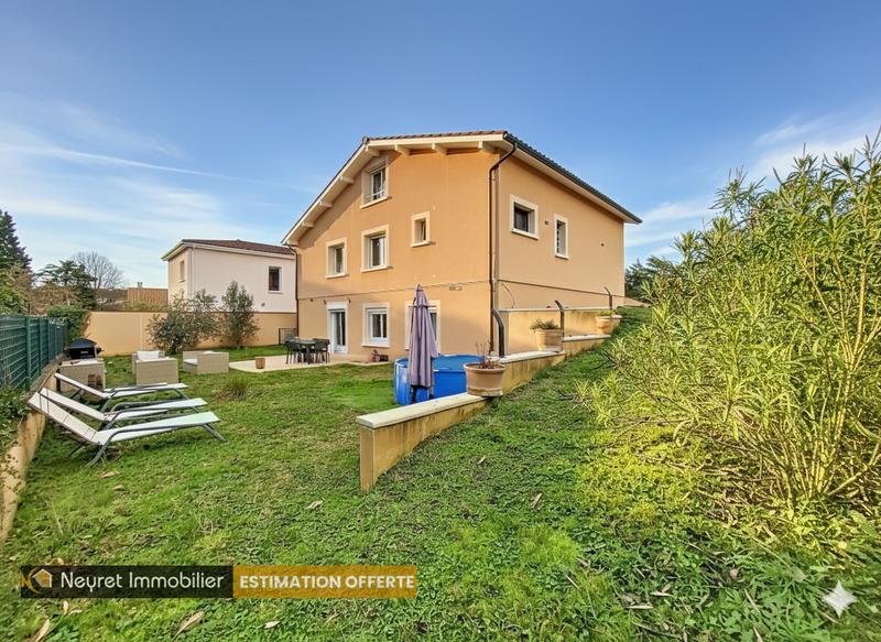 Maison - 257 m² - 8 pièces