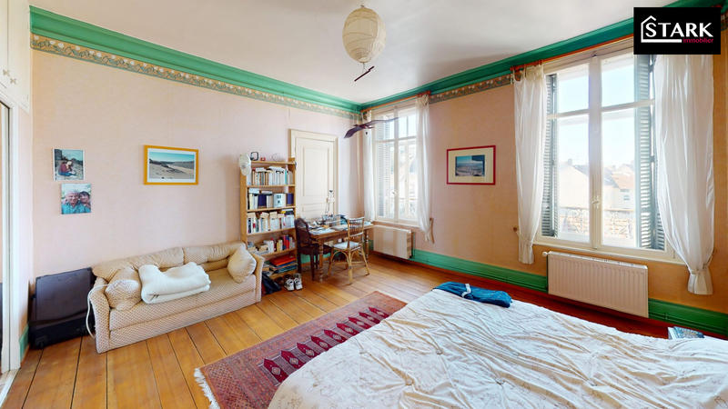 Appartement - 167 m² - 6 pièces