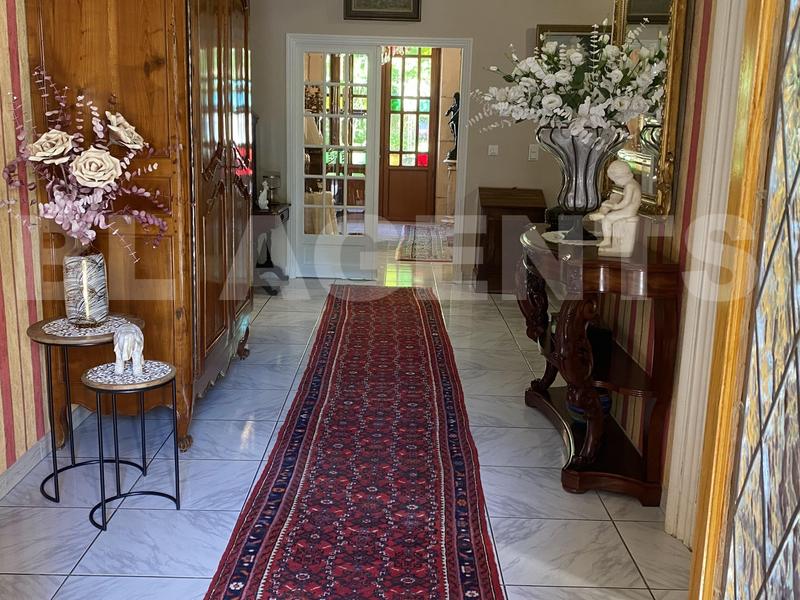 Maison de maîtres - 273 m² - 8 pièces