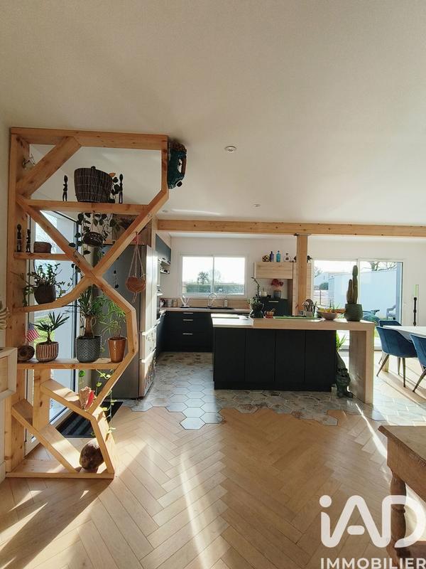 Maison - 97 m² - 5 pièces