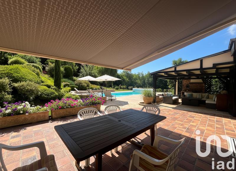 Maison - 275 m² - 6 pièces