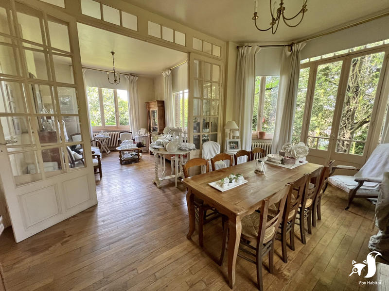 Maison traditionnelle - 182 m² - 6 pièces