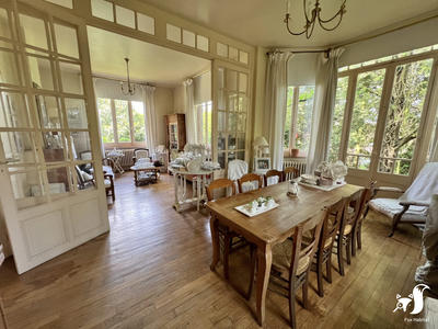 Maison traditionnelle - 182 m² - 6 pièces