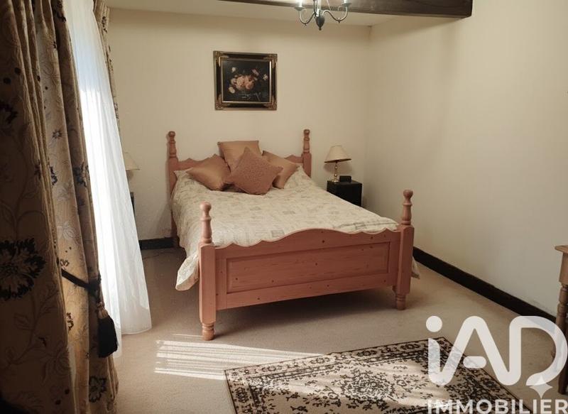 Maison - 230 m² - 10 pièces