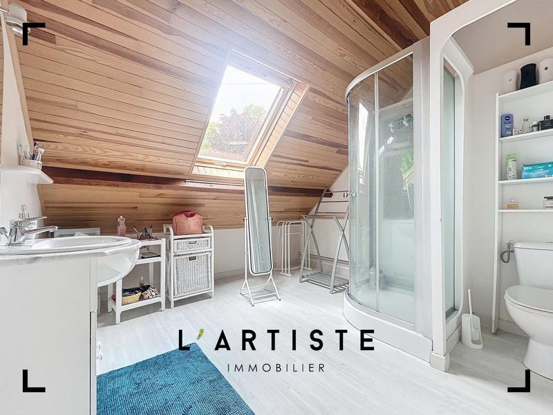 Maison traditionnelle - 153 m² - 6 pièces