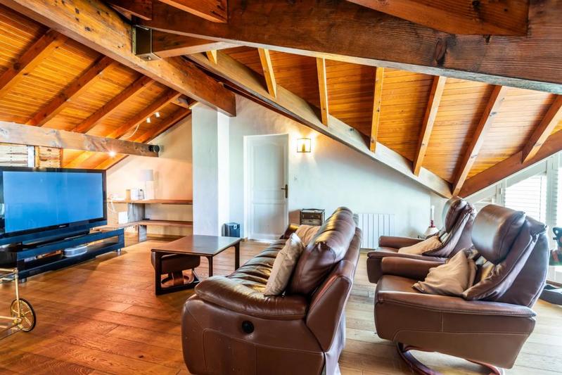 Propriété - 380 m² - 9 pièces