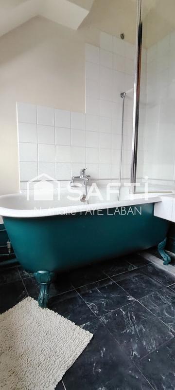 Maison - 300 m² - 8 pièces