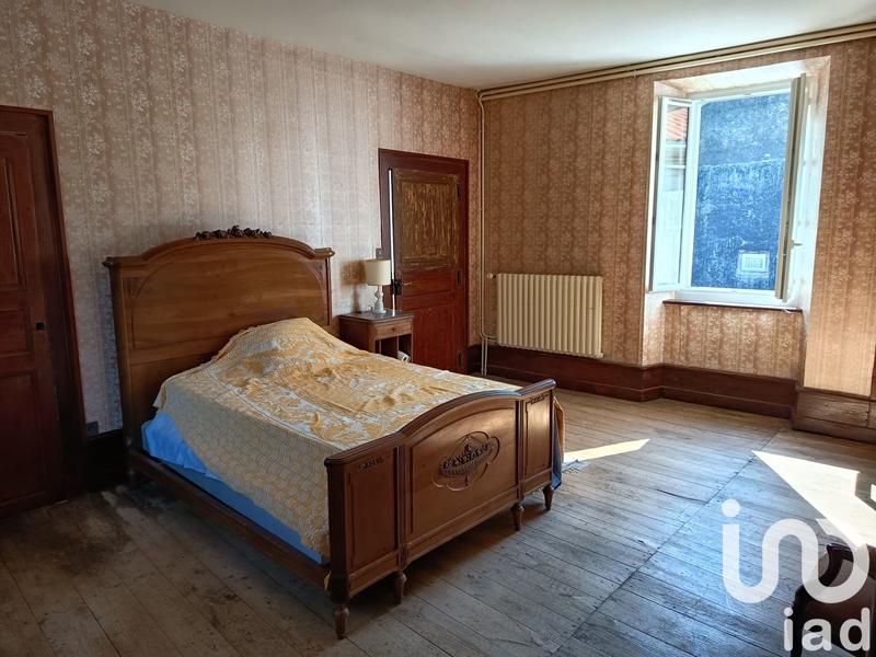 Maison - 202 m² - 7 pièces