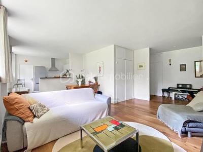 Appartement - 82 m² - 3 pièces