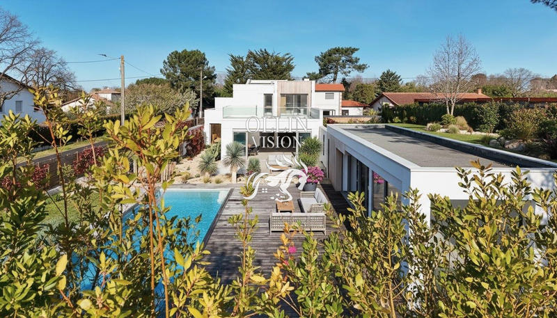 Villa - 205 m² - 7 pièces