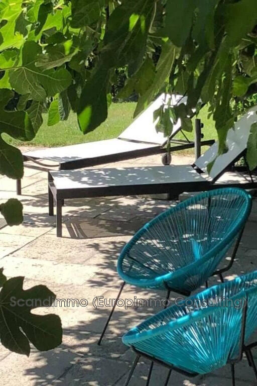 Maison - 430 m² - 15 pièces