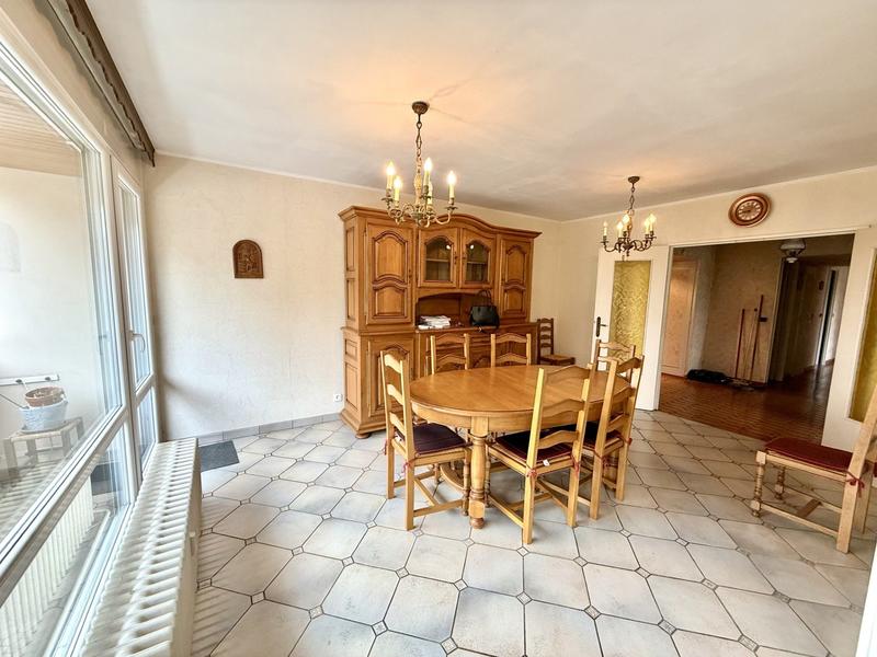 Appartement - 94 m² - 5 pièces