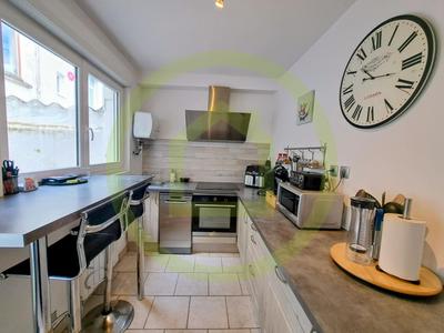 Maison - 106 m² - 5 pièces