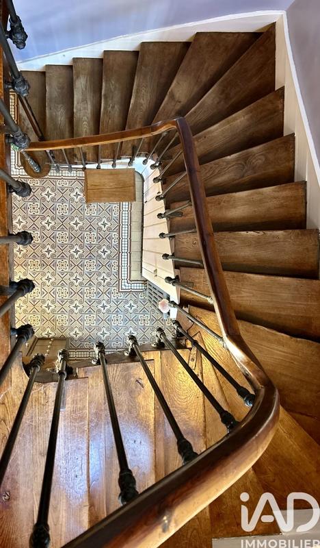 Maison - 340 m² - 12 pièces