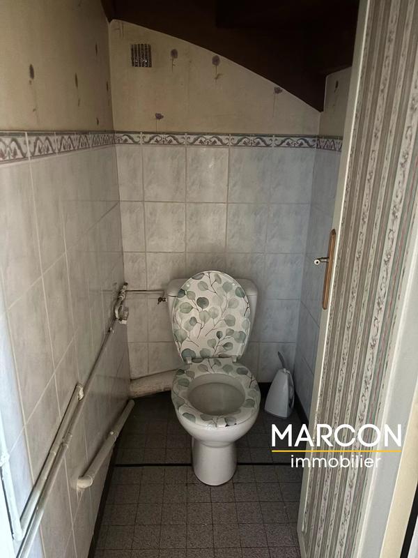 Immeuble - 196 m² - 9 pièces