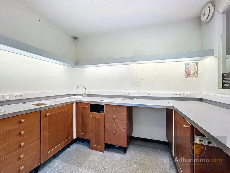 Bureau - 100 m² - 2 pièces