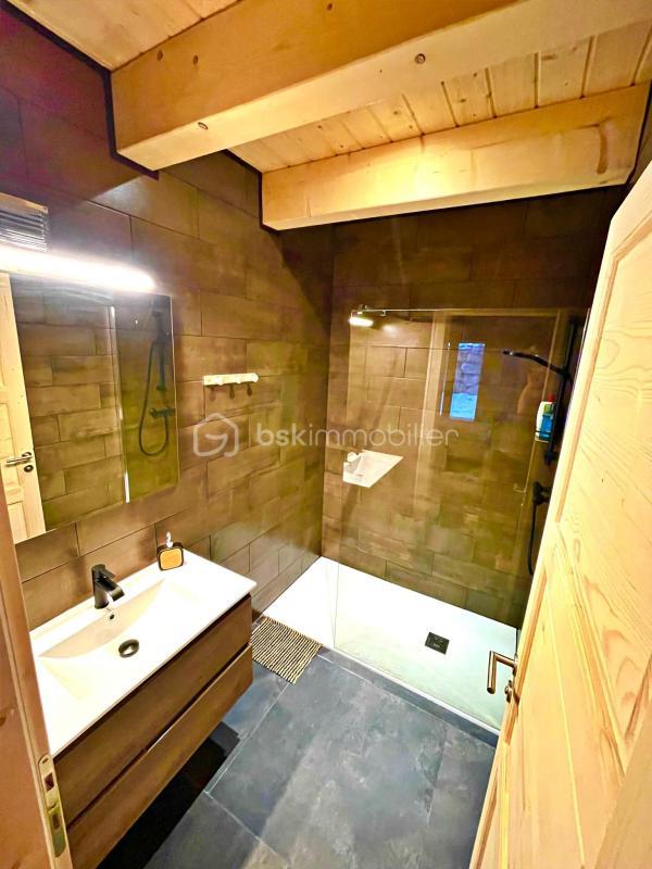 Châlet - 220 m² - 9 pièces