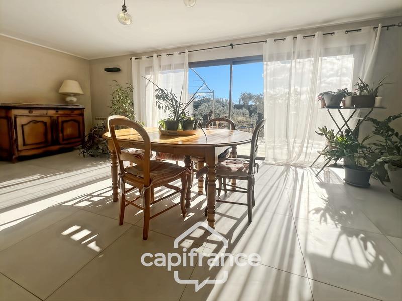 Maison - 203 m² - 6 pièces