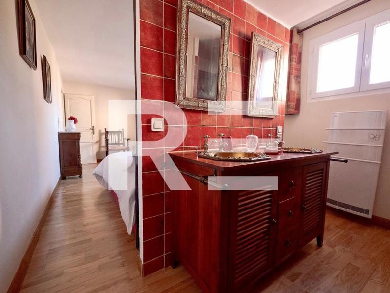 Propriété - 278 m² - 7 pièces