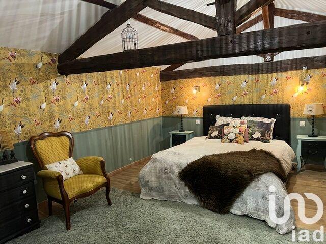 Maison - 244 m² - 8 pièces