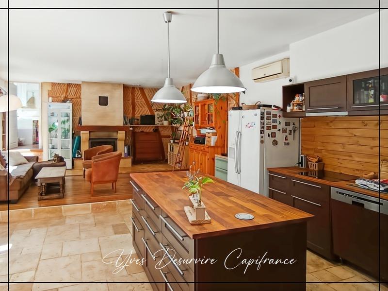 Maison - 280 m² - 8 pièces