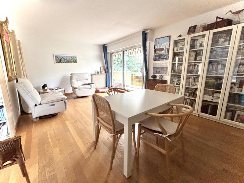 Appartement - 100 m² - 4 pièces