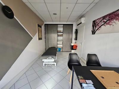 Local commercial - 45 m² - 3 pièces