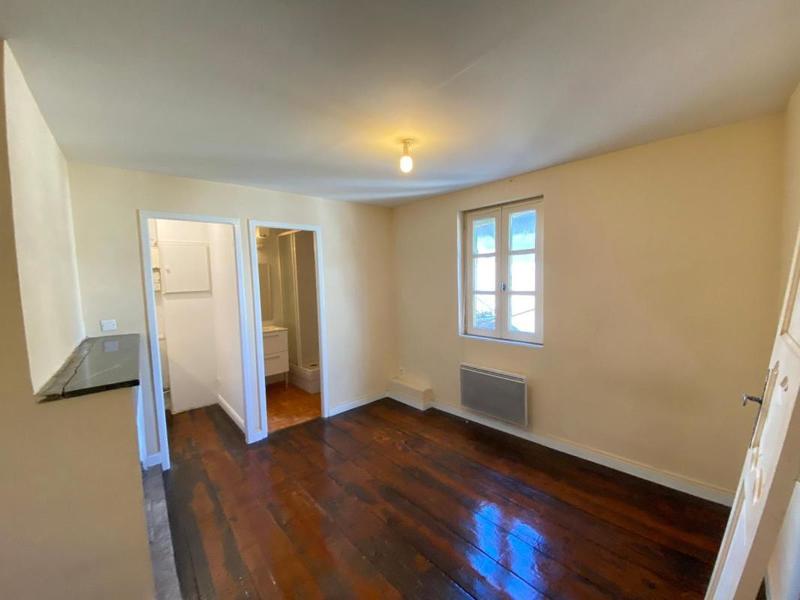 Studio - 14 m² - 1 pièce