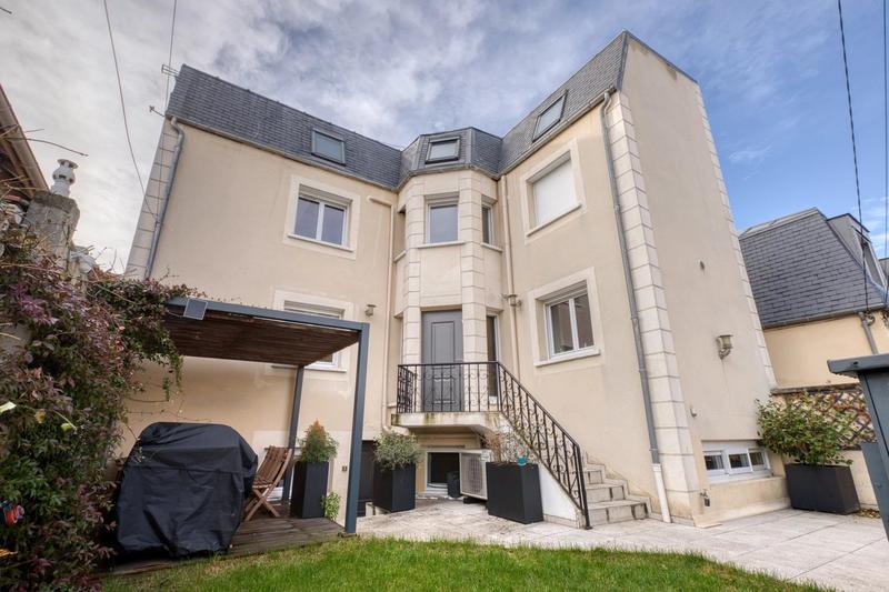 Maison - 143 m² - 7 pièces