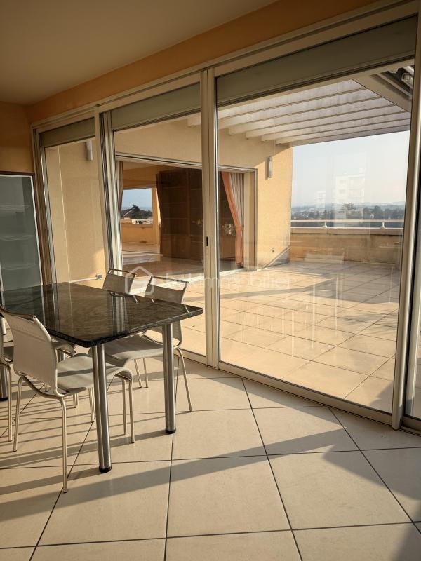 Penthouse - 160 m² - 4 pièces