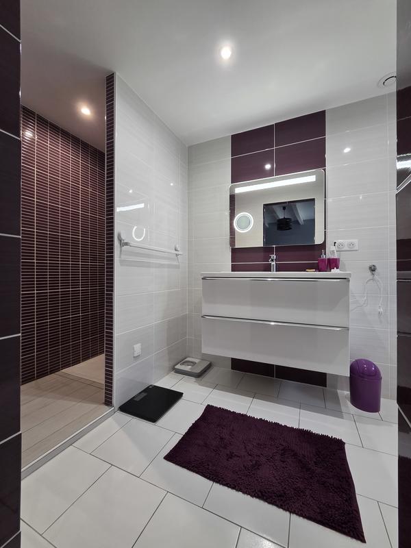 Maison - 222 m² - 7 pièces