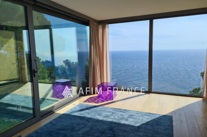 Maison - 400 m² - 8 pièces