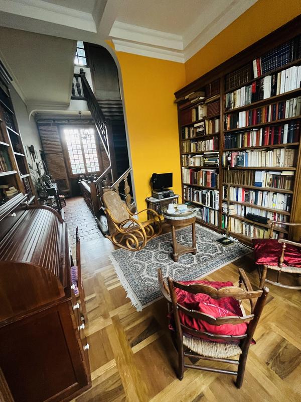 Maison traditionnelle - 380 m² - 10 pièces