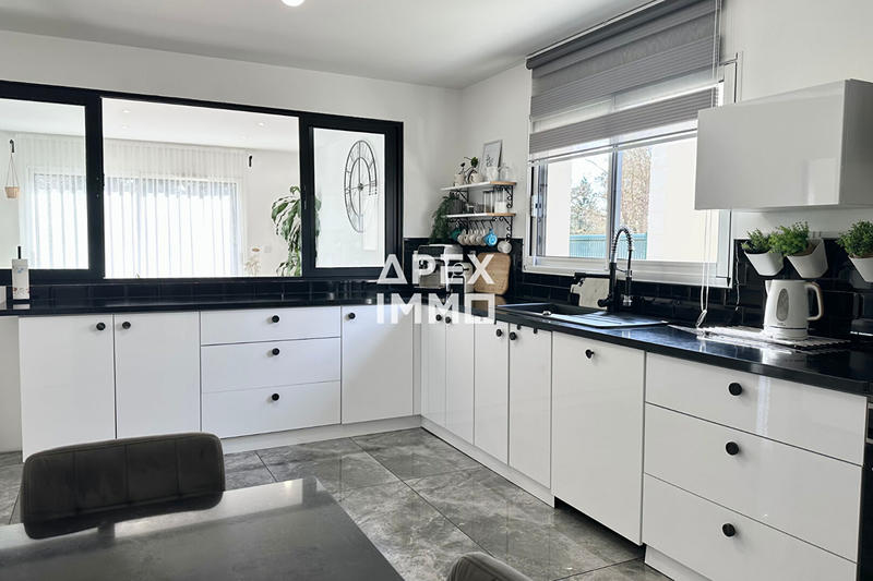 Maison - 170 m² - 5 pièces