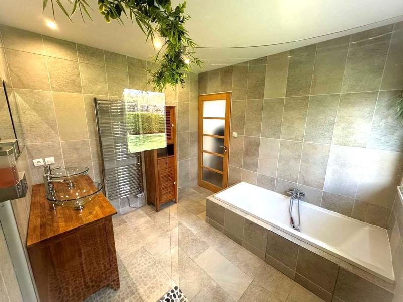 Propriété - 140 m² - 5 pièces