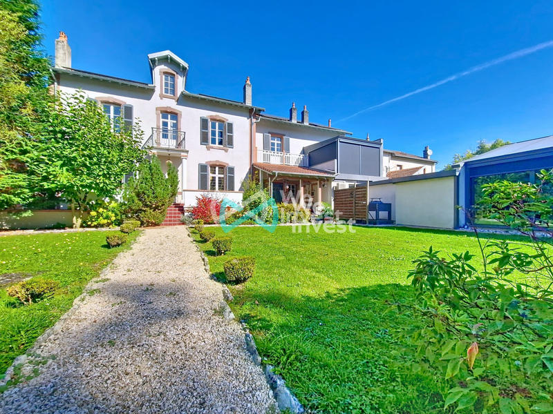 Maison - 445 m² - 7 pièces