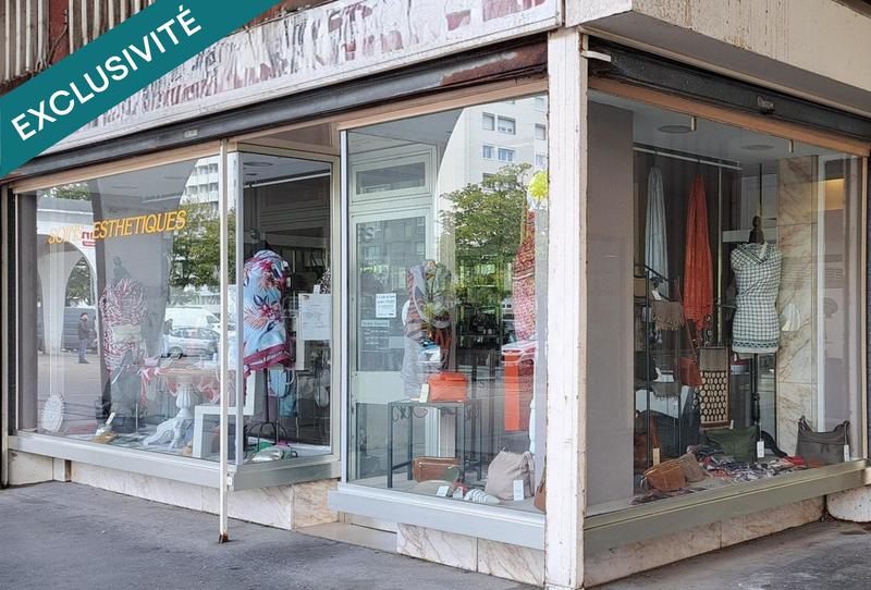 Local commercial - 67 m² - 4 pièces