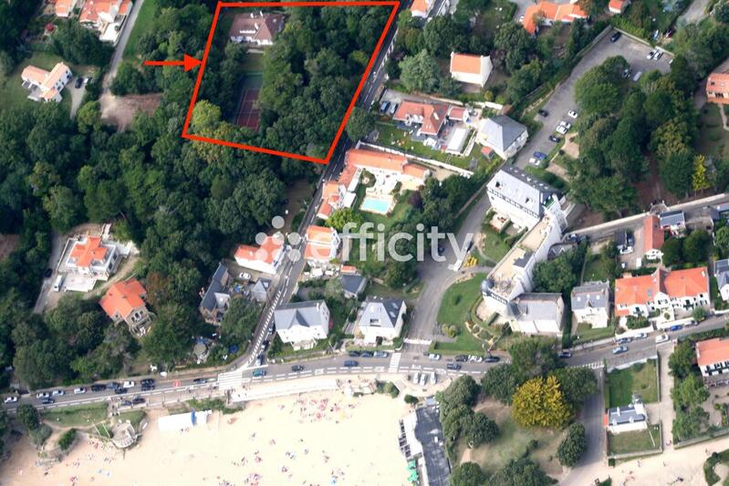 Maison - 216 m² - 11 pièces