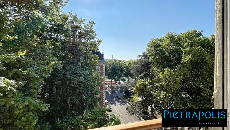 Appartement - 132 m² - 5 pièces