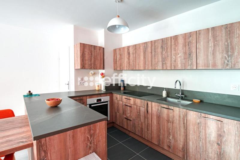 Appartement - 84 m² - 4 pièces