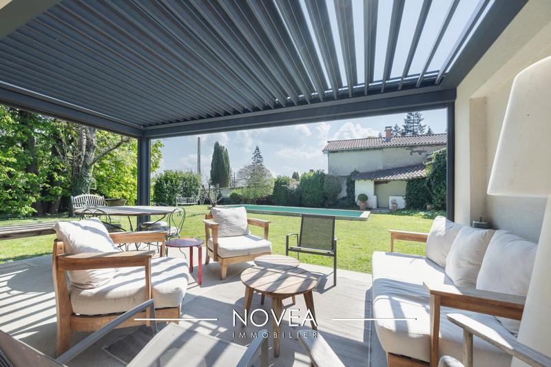 Maison ancienne - 307 m² - 9 pièces