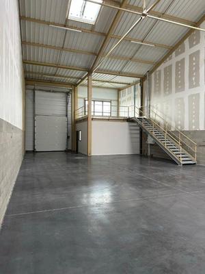 Local d'activité / Entrepôt - 234 m² - 5 pièces