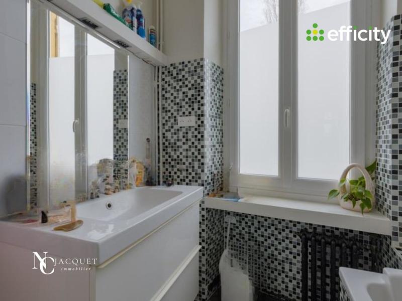 Demeure - 207 m² - 9 pièces