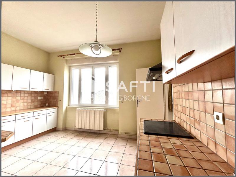 Appartement - 215 m² - 7 pièces