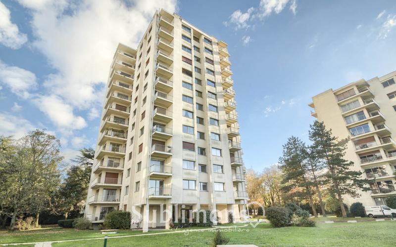 Appartement - 95 m² - 4 pièces